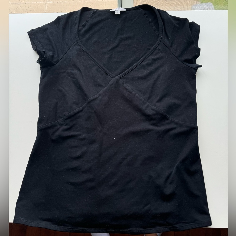 A pea in the pod maternity black v neck top size large. Great condition